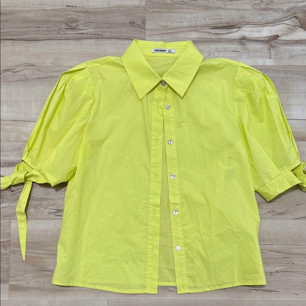 Chic Yellow Button-Up Blouse